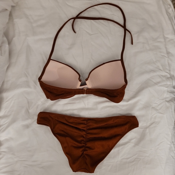 Copper colored bikini - Picture 2 of 2